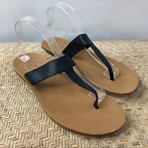 Sorel Black “Lake Slide” Thong Sandal